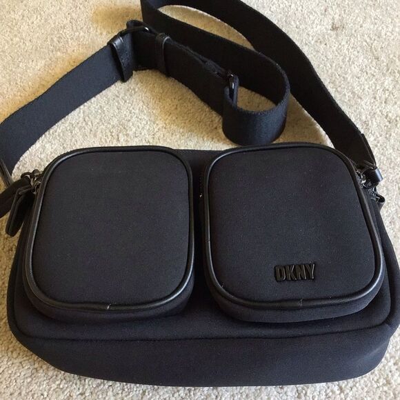 NWOT Rare DKNY Small Black Camera Style Crossbody Bag Purse - Picture 1 of 6